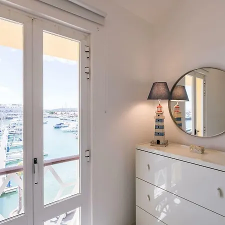 Διαμέρισμα Lovelystay - Two Bedroom Duplex At Marina