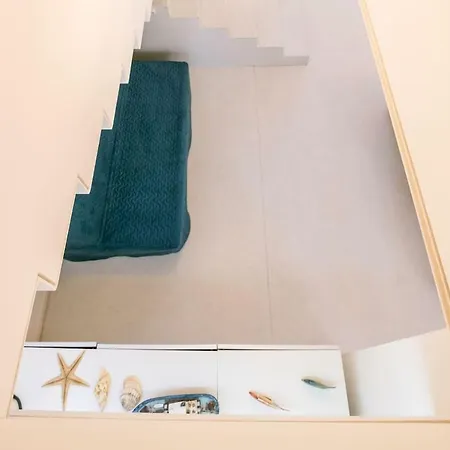 Lovelystay - Two Bedroom Duplex At Marina