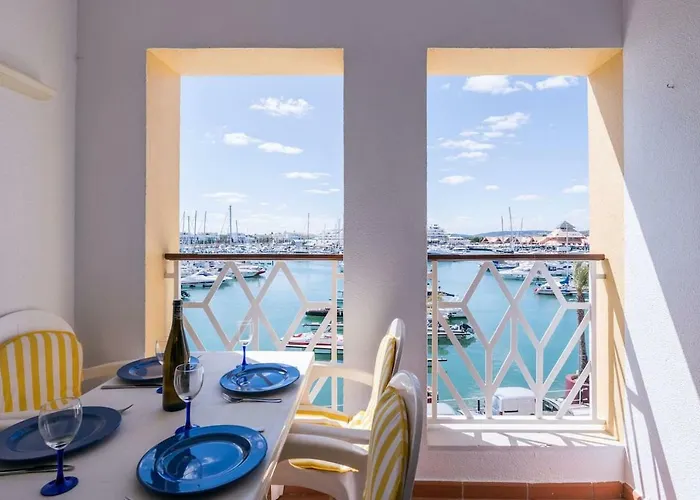 Lovelystay - Two Bedroom Duplex At Marina Appartamento