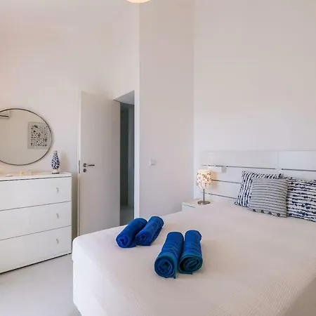 Lovelystay - Two Bedroom Duplex At Marina *