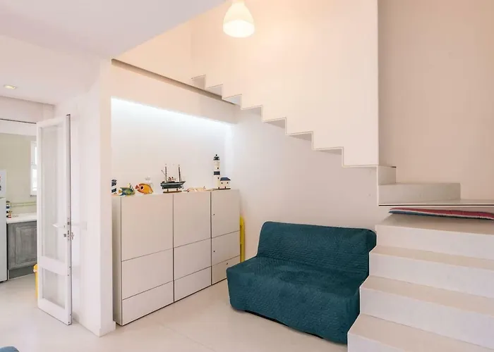 Lovelystay - Two Bedroom Duplex At Marina