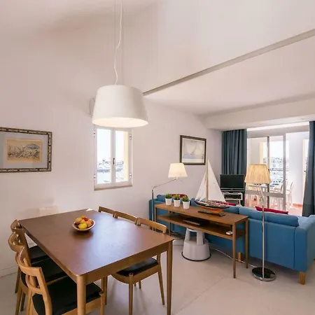 Lovelystay - Two Bedroom Duplex At Marina Appartement