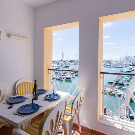 Lovelystay - Two Bedroom Duplex At Marina *