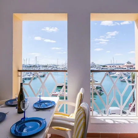 Lovelystay - Two Bedroom Duplex At Marina Appartement