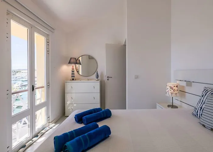 Lovelystay - Two Bedroom Duplex At Marina Appartement *