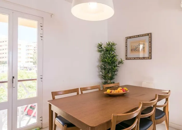 Lovelystay - Two Bedroom Duplex At Marina Appartement *