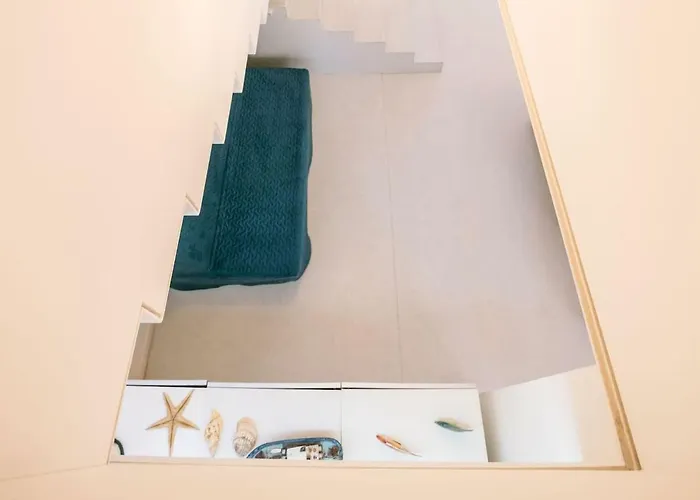 Lovelystay - Two Bedroom Duplex At Marina